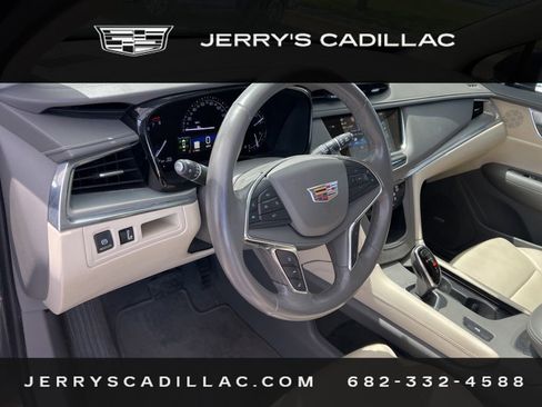 Used 2019 Cadillac XT5 Luxury FWD image 8