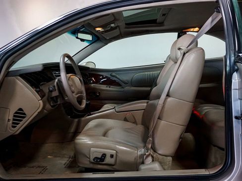 Used 1997 Buick Riviera Supercharged Coupe image 8