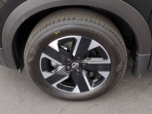 New 2026 Nissan Kicks SV image 18