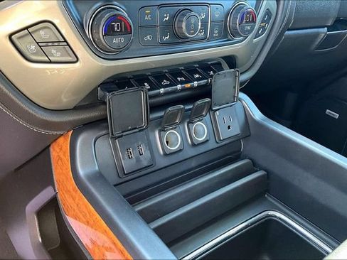 Used 2018 Chevrolet Silverado 1500 High Country AWD/4WD image 16