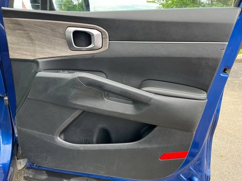 Used 2022 Kia Sorento EX w/ Panoramic Sunroof Package FWD image 39