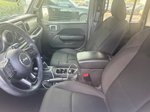 Used 2018 Jeep Wrangler Unlimited Sport S AWD/4WD image 4