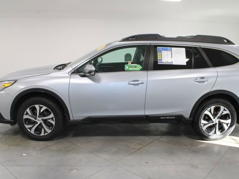 Used 2022 Subaru Outback Limited image 6
