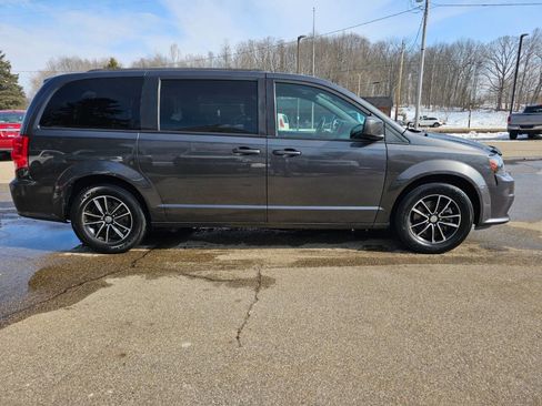 Used 2018 Dodge Grand Caravan SE image 6