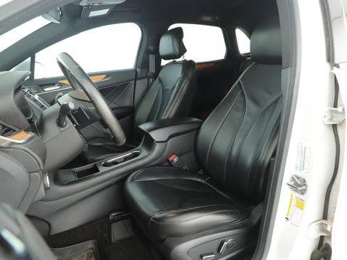 Used 2015 Lincoln MKC FWD w/ Equipment Group 101A Select image 9