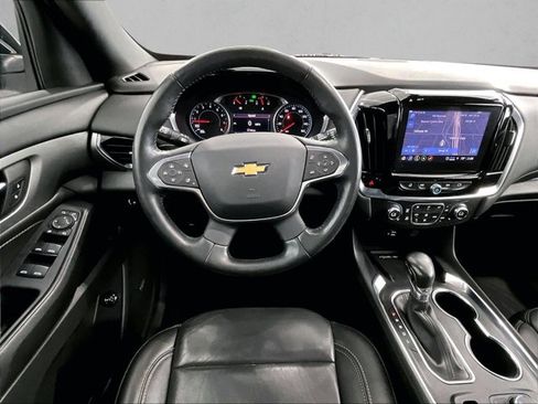 Used 2022 Chevrolet Traverse LT w/ LT Premium Package FWD image 6