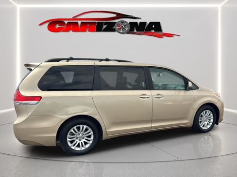 Used 2011 Toyota Sienna XLE w/ Premium Pkg FWD image 5