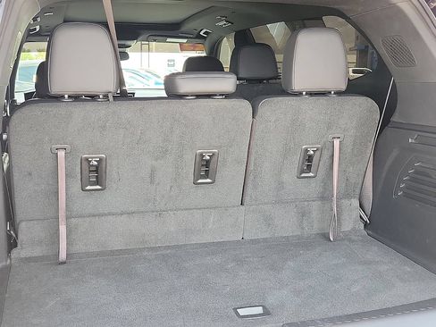 Used 2025 GMC Acadia Elevation w/ Elevation Premium Package FWD image 18