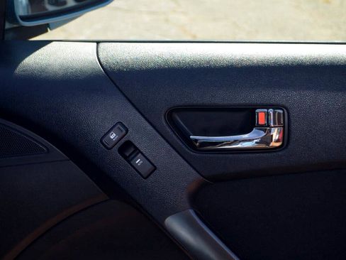 Used 2011 Hyundai Genesis 2.0T image 19