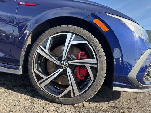 Used 2024 Volkswagen GTI SE w/ SE Leather Seats Package image 9