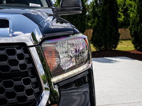 Used 2019 Toyota Tundra SR5 w/ SR5 Upgrade Package AWD/4WD image 6