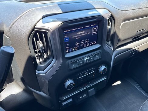 Used 2022 Chevrolet Silverado 2500 Custom w/ Custom Value Package AWD/4WD image 10