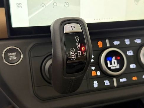 New 2026 Land Rover Defender 110 X-Dynamic SE AWD/4WD image 35