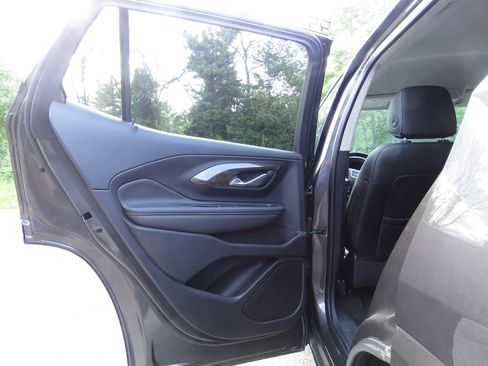 Used 2019 GMC Terrain Denali w/ Advanced Safety Package FWD image 19