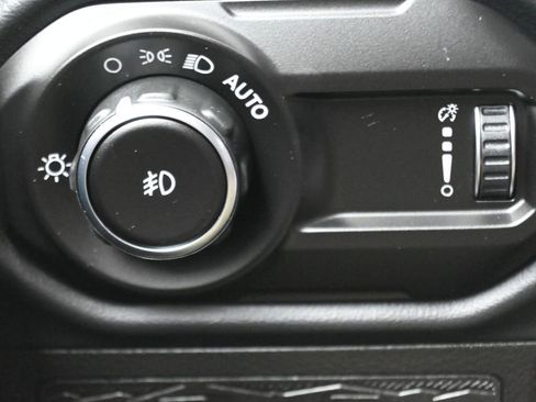 New 2026 Jeep Wrangler Unlimited Sahara AWD/4WD image 24