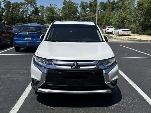 Used 2016 Mitsubishi Outlander FWD image 3