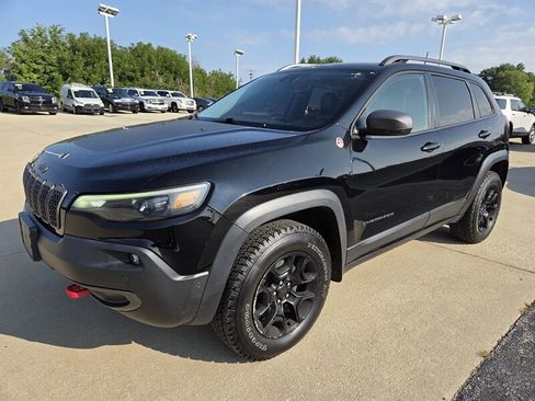 Used 2019 Jeep Cherokee Trailhawk image 7