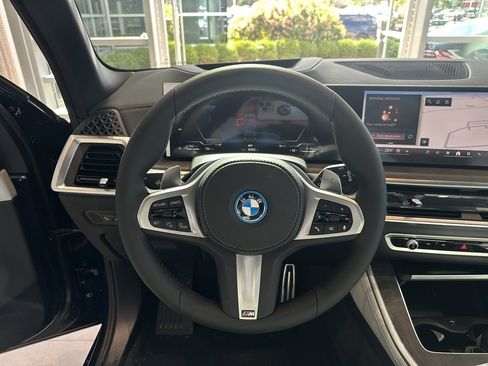 New 2026 BMW X5 xDrive50e image 9