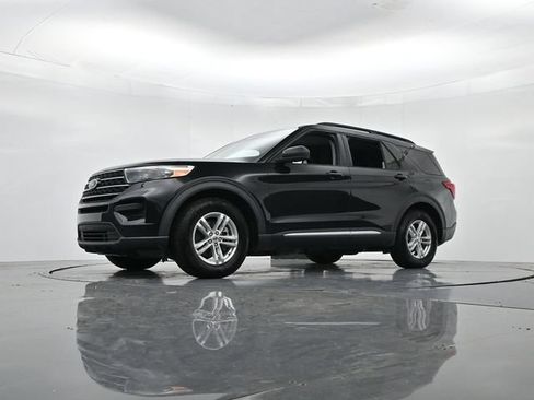 Used 2021 Ford Explorer XLT RWD image 37