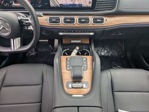 Used 2025 Mercedes-Benz GLS 450 4MATIC w/ AMG Line Exterior image 6