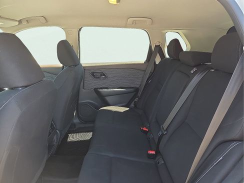 Used 2023 Nissan Rogue S AWD/4WD image 10