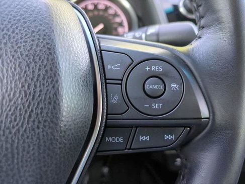 Certified 2018 Toyota Camry SE w/ Convenience Package image 23