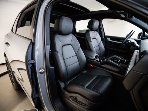 Certified 2026 Porsche Cayenne image 29