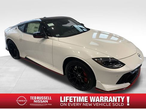 New 2026 Nissan Z NISMO w/ Floor Mat Package image 7