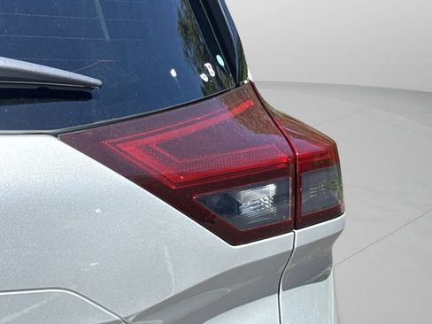 Certified 2021 Nissan Rogue Platinum FWD image 19