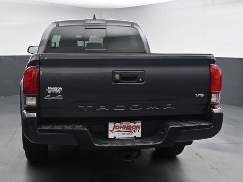 Used 2023 Toyota Tacoma SR5 AWD/4WD image 7