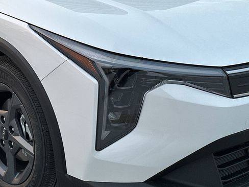 New 2025 Kia K4 LXS image 8