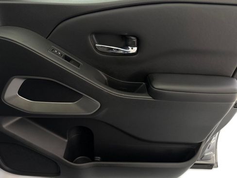 Used 2025 Nissan Frontier SV RWD image 20