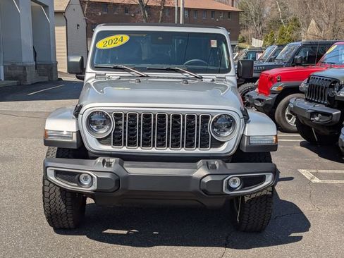 Used 2024 Jeep Wrangler Unlimited Sahara AWD/4WD image 8