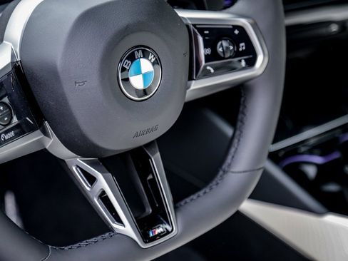 Used 2026 BMW 530i xDrive w/ M Sport Package image 12