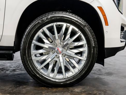 Used 2025 GMC Yukon Denali w/ Denali Reserve Package image 26