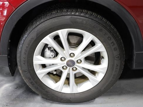 Used 2018 Ford Escape SEL w/ Ford Safe & Smart Package AWD/4WD image 39