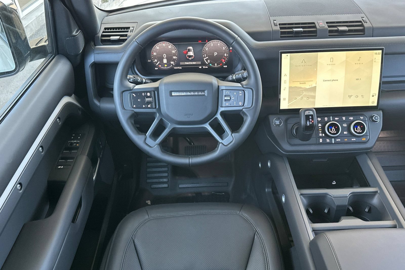 New 2026 Land Rover Defender 110 X-Dynamic SE AWD/4WD image 14