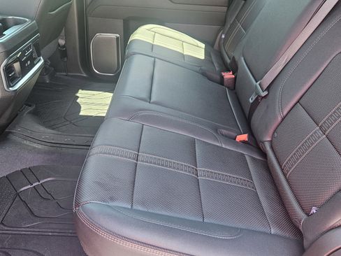 Used 2024 Chevrolet Silverado 1500 High Country w/ High Country Premium Package AWD/4WD image 16