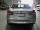 Used 2020 Ford Fusion SE image 4