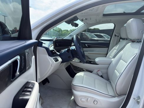 Certified 2025 Buick Enclave Avenir w/ Super Cruise Package FWD image 10