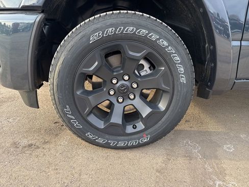 New 2026 RAM 1500 4x4 Crew Cab image 2