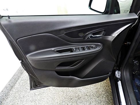 Used 2021 Buick Encore Preferred w/ Safety Package image 7