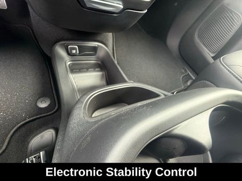 New 2026 Chrysler Pacifica Select image 14