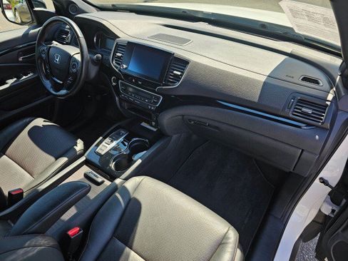 Used 2023 Honda Ridgeline Black Edition image 11