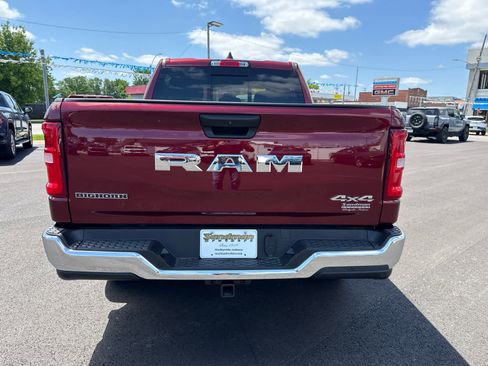 Used 2025 RAM 1500 Big Horn AWD/4WD image 7