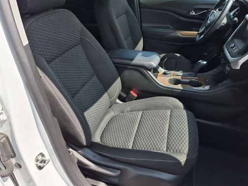 Used 2019 GMC Acadia SLE FWD image 22