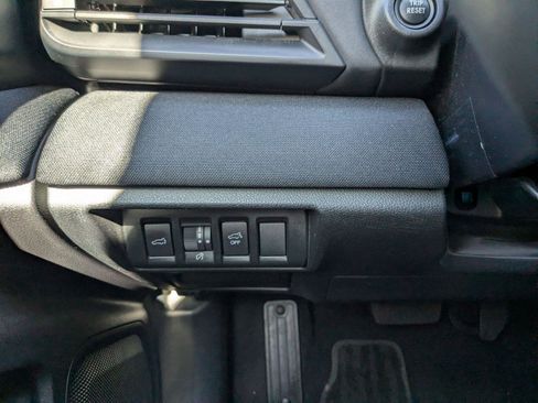 Used 2022 Subaru Outback Premium AWD/4WD image 17