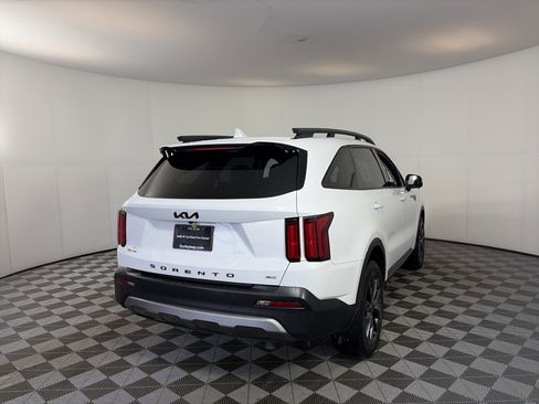 Used 2023 Kia Sorento SX Prestige image 10