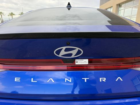 Used 2025 Hyundai Elantra SEL w/ Cargo Package FWD image 24