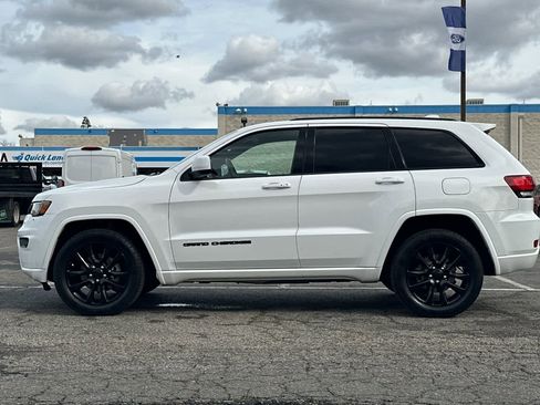 Used 2018 Jeep Grand Cherokee Altitude image 5